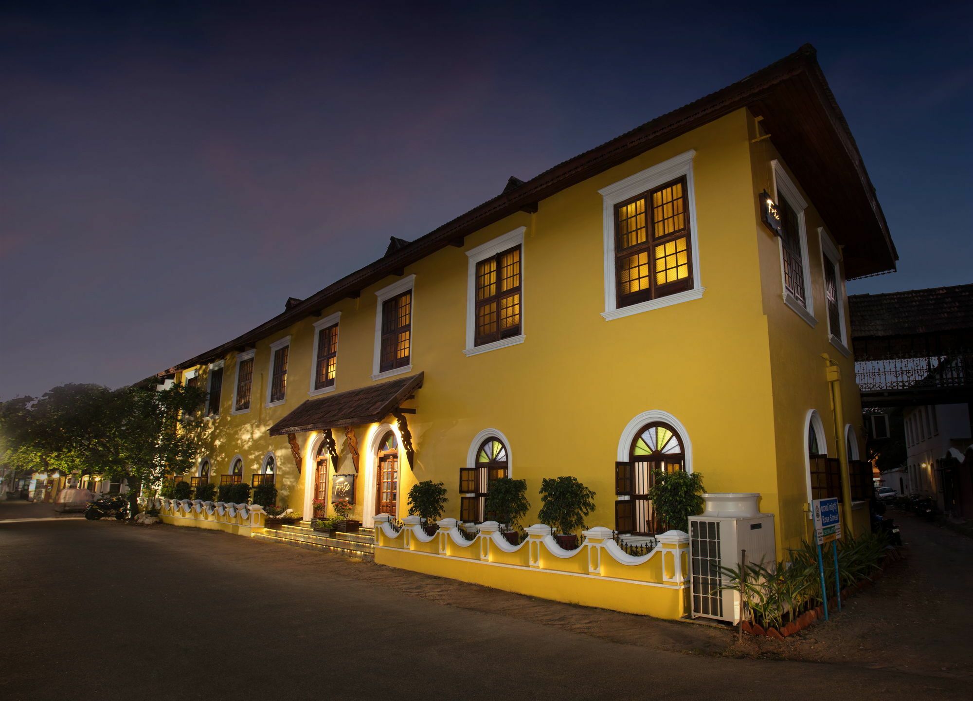 Forte Kochi Hotel Exterior photo